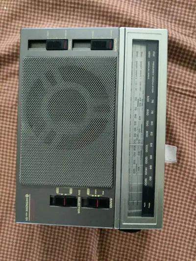 今再次购得早期东芝收录两用机，这次物流速度较快，近十多天到手包装严实无损坏现象。机器造型独特，虽年代久远，但基本功能还算正常，会继续支持海淘挖煤姬!