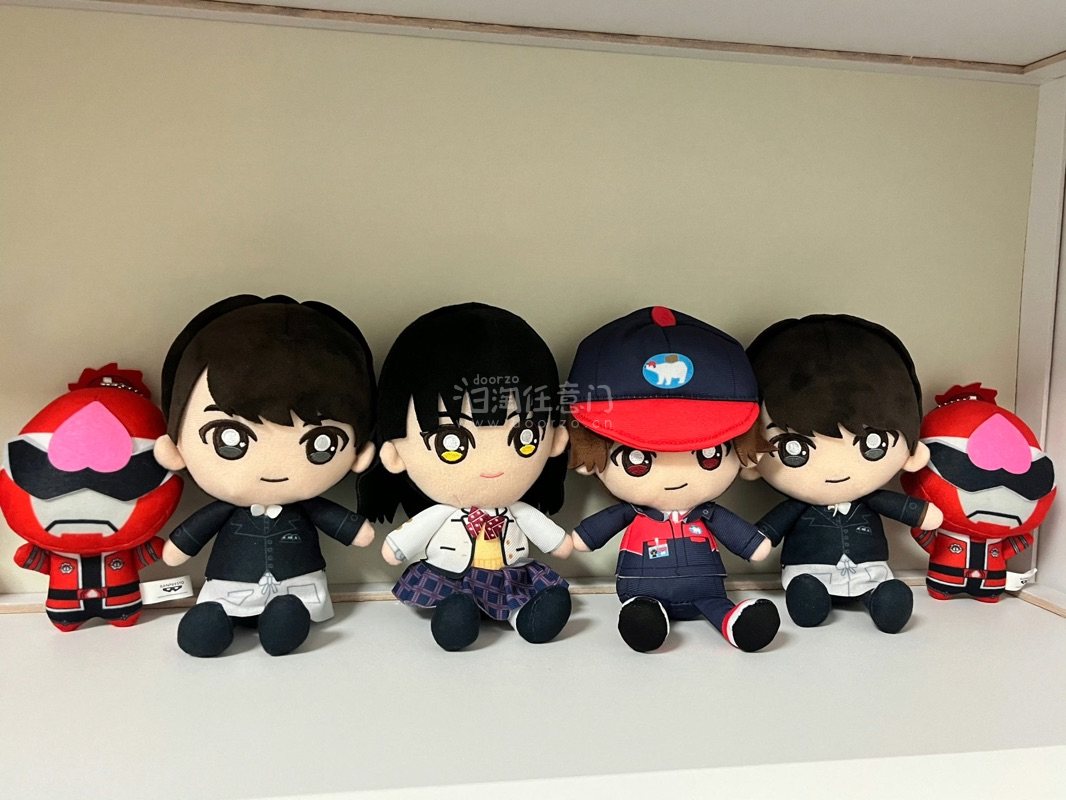 在煤机店入手的娃娃超惊喜！做工精致无异味，颜值在线手感软糯，细节处理很到位，性价比拉满，孩子超喜欢，推荐入手～
写真集也是十分美丽
