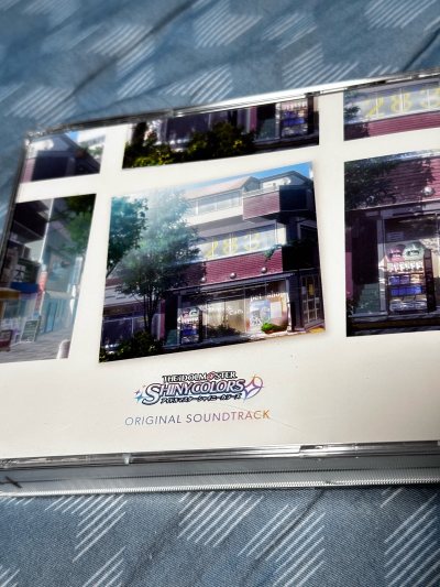 没有任何破损，而且这次时效挺快的，cd的话还是竹蜻蜓比较合适，打包的很用心，全都塞满了泡沫纸，终于收到了喜欢的碟