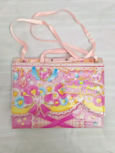 在挖煤姬下单了喜欢的玩具！买了好多美妙的周边特别幸福！这不就发的海运，发货速度很快，包装很好，挖煤姬的服务值得信赖