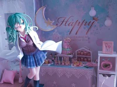 买的式部茉优手办，比内地二手平台的价格便宜非常多，蹲了很久也是蹲到绝世好价，原价1000我560拿下。附赠美图