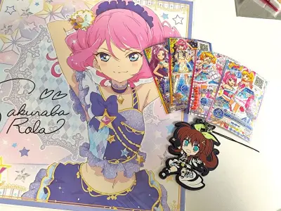 这次走的海运，运输挺快的，不到一个月的时间。终于凑齐了风香的橡胶小人，劳拉的签名版也有三张了。很好的体验，还会继续海淘的！