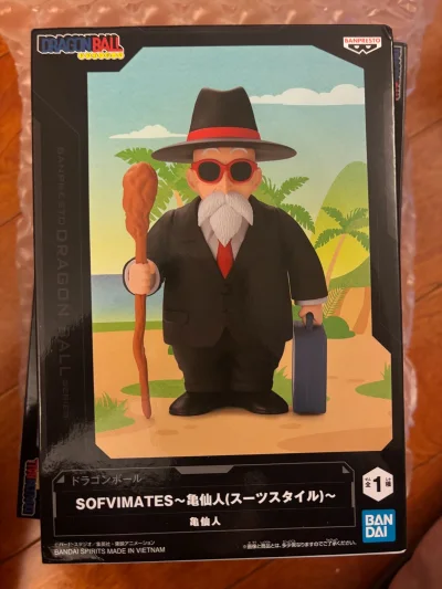 打包很给力 包了好几层  慢慢的气泡膜 

竹蜻蜓也很给力 外箱也完好无损

西服造型的龟仙人 非常经典的款式