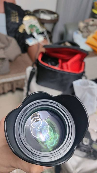 这枚佳能70-210mm镜头是性价比很高的老镜选择，金属镜身扎实耐用，焦段覆盖了常用的人像和长焦场景，成像色彩浓郁、锐度在同级别老镜头中也十分亮眼。在该平台淘这枚镜头时，我选择了带实拍样片和成色细节图的卖家，到手后成色与描述一致，整体购物体验安心又划算，几百元的预算...