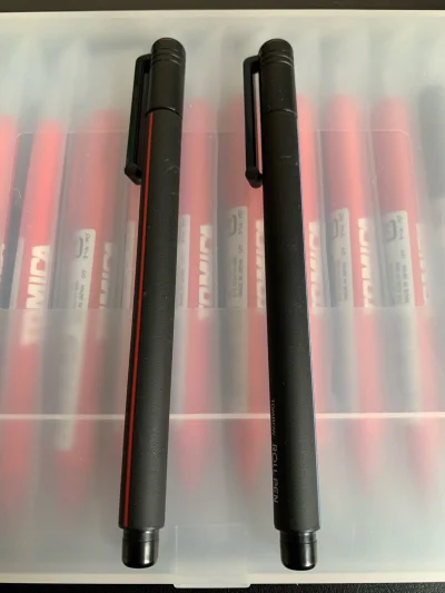 又是一次开心的中古文具购入分享，这次我蹲到了蜻蜓runner系列的圆珠笔，一般都是以自动铅笔出现，圆珠笔很少见。乐多的几支可调节笔尖露出长度的promecha，以及我最爱的品牌colleen的一支四方形自动铅笔，很开心！