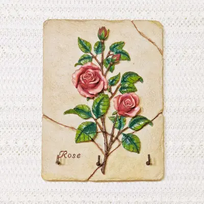 这次使用挖煤姬海淘到不少好物，玫瑰树脂壁挂美丽精致，实木日历相框做工结实，搪瓷厨房纸巾架简约好看，这些物件能为房屋装饰增添不少复古色彩～挖煤姬这次海运时长依然和预计中一样快，使用的箱子尺寸也刚刚好，虽然没有选择加固服务，但空隙处放了超多厚纸团保护，安全感满满，所有物...