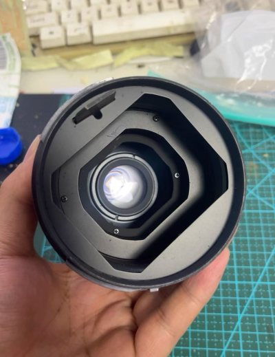 入手玛米亚127mm镜头，品相和描述完全一致，镜片通透无瑕疵，成像锐度高、虚化自然。平台物流超给力，包装严实无磕碰，全程可追踪，操作简单还能合单省运费，正品保障性价比拉满，摄影党闭眼冲！