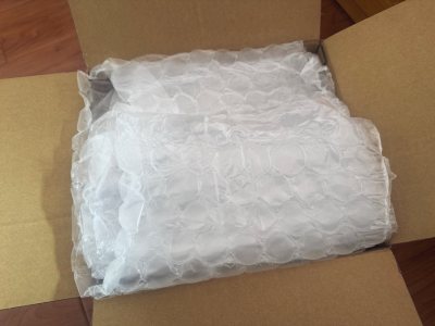 一月初从各网站成功淘到了医生的各类娃，虽然还有几款没有买到。日本那边发货有快有慢，差不多一周左右全部到仓库之后，申请合单，选择了ems回国，因为想在年前收到。ems果然非常快！从日本发出到今天收到应该就花了五天吧，因为在国内还交了税，所以耽误了一些时间。收到的箱子非...