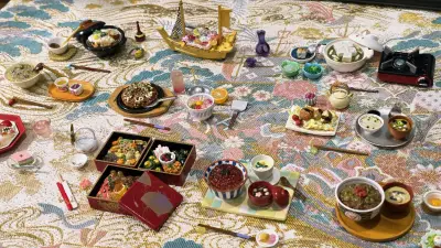 最开始只是想收集rement家出过的御节料理，发现这款1盒是热款，单盒就要100+。刚好在煤炉看到价格还算合适的就全收了！到手后真的特别惊喜，来分享一下～
御节料理:我还买了被炉和和睦日式生活的御节料理，一对比和食这套明显是最精致的！配套的屠苏酒器很少见也很精致。这...