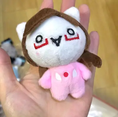 哈哈第一次想用的时候不太敢用 后来在这上面看到了自己喜欢的东西决定试一试 没想到过程很顺利 快递回来也是完好无破损的  上面包了泡沫纸很安全  还会继续使用这个软件的喔！