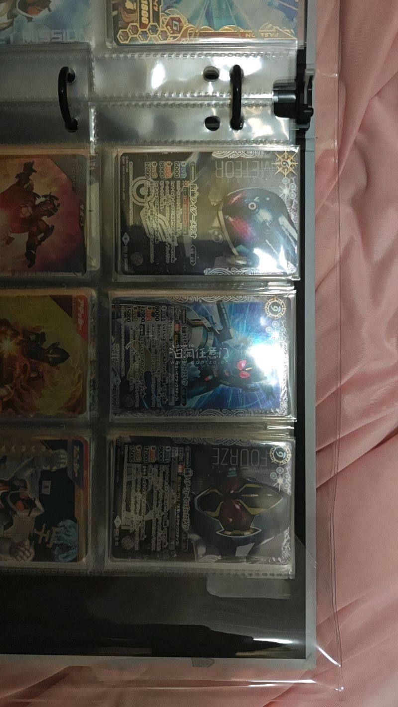 fourze街机卡的收集还在继续，这个严格意义上来说就不是街机卡了，是一个叫战斗之魂的卡牌游戏的，之前我收了一张宇宙的大头卡，现在看到煤炉上面有便宜的，就顺手收了