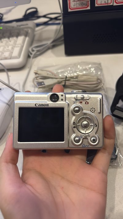 在挖煤姬上买了几个ccd，就没有踩雷过、真的很推荐，在这个平台上买东西，图片上看的糊糊的，但是拿到手，特别好。。。。