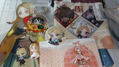 购物体验超棒！谷子品控在线，柄图清晰无糊边，色彩还原超贴合原图，做工精细没瑕疵。包装严实牢固，多层防护不怕运输磕碰，到手完好无损。物流速度也快，客服回复及时有耐心，全程沟通顺畅。吃谷党超满意，性价比拉满，会无限回购的宝藏店铺！