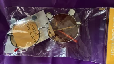 几个礼拜前到的一箱，箱内物品不多，箱子不算大。外箱完整干净 箱内泡泡纸很多，空隙也都塞满了。很满意。