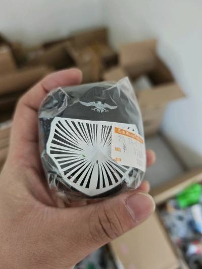 这次购买的是假面骑士g电王的sic玩具。已经修卡战斗员的系列摆件。这两款都是很好的价格淘来的，相当的划算，快递打包也很到位。