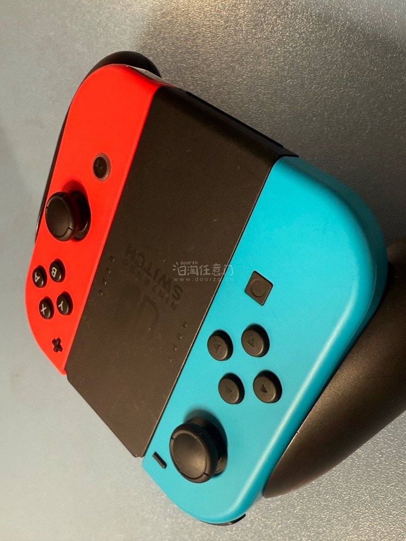 这次在挖煤姬海淘的Switch主机+《喷射战士2》套装终于到手啦！主机成色很新，红蓝配色的Joy-Con握感舒服，开机一次点亮，系统运行流畅，试玩了一下《喷射战士2》，色彩鲜艳，操作丝滑，完全满足我的期待！

物流速度真的惊喜，比预计时间早了两天就送到了。箱子里塞了...这次在挖煤姬海淘的Switch主机+《喷射战士2》套装终于到手啦！主机成色很新，红蓝配色的Joy-Con握感舒服，开机一次点亮，系统运行流畅，试玩了一下《喷射战士2》，色彩鲜艳，操作丝滑，完全满足我的期待！

物流速度真的惊喜，比预计时间