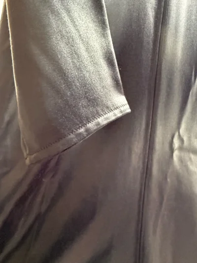 卖家说是美品来的，收到后肉眼看比照片更经验，面料和版型无可挑剔，不愧是美品，这种款式很少遇到了，遇到了就会毫不犹豫地拿下