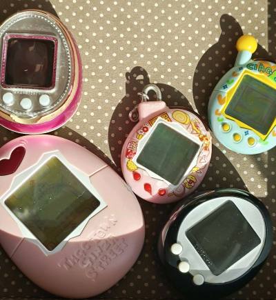 收藏党狂喜！在挖煤姬用竹蜻蜓plus路线淘到的拓麻歌子，不仅是童年回忆杀，更是极具收藏价值的中古好物。挖煤姬对接煤炉、骏河屋等多个平台，能挖到国内难寻的稀有机型，我这几款就是淘了很久才买到的，品相不错，拿到手瞬间成就感爆棚。竹蜻蜓plus路线性价比超高，包清关还不用...