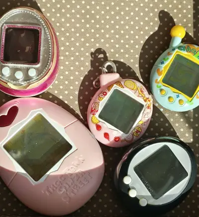 收藏党狂喜！在挖煤姬用竹蜻蜓plus路线淘到的拓麻歌子，不仅是童年回忆杀，更是极具收藏价值的中古好物。挖煤姬对接煤炉、骏河屋等多个平台，能挖到国内难寻的稀有机型，我这几款就是淘了很久才买到的，品相不错，拿到手瞬间成就感爆棚。竹蜻蜓plus路线性价比超高，包清关还不用...