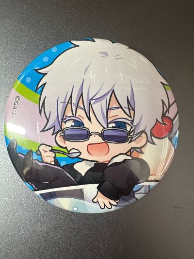 这个dvd立牌 我是要收十个 还差五个！！这个真的好帅啊 最近有好价降价猛猛收 原来价格真的很贵一个！！抽赏出的吧唧系列都很萌！这个是好价吃到的拿到手真的好萌一个！！这个qq系列我是打算集齐的 第三张图片就平平无奇了