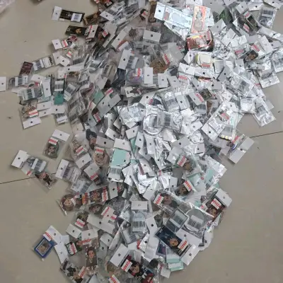 这次使用挖煤姬海淘到一个很棒的箱子，买了很多工地的qq人，量很大，QQ人也很好看，挖煤姬这次海运时长依然和预计中一样快，使用的箱子尺寸也刚刚好，重量也很准确，还空隙处放了泡沫纸，安全感 满满，所有物品开箱后都完好无损，非常开心！