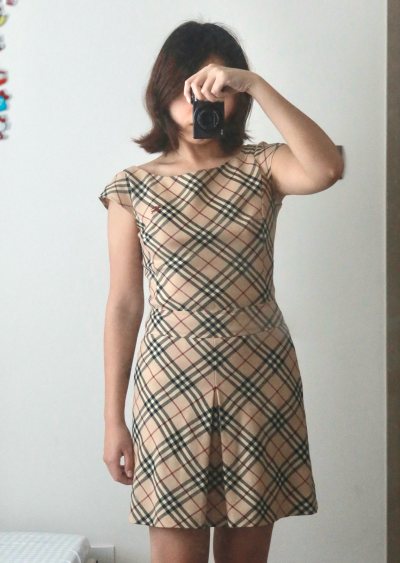 感谢超给力的挖煤姬，美美收获六条超级甜美可爱的Burberry中古裙～价格都很划算，海运虽然时效有点长但运费很美丽！收到货后心情都变好了！以后也会多多在挖煤姬上大淘宝藏哒～