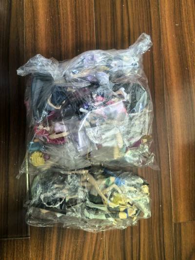 整整一大包高达人物扭蛋大集合，走了竹蜻蜓MAX，拆了好一会。有些新的有些拆的，还有几个少见的系列，正好适合系列补齐。