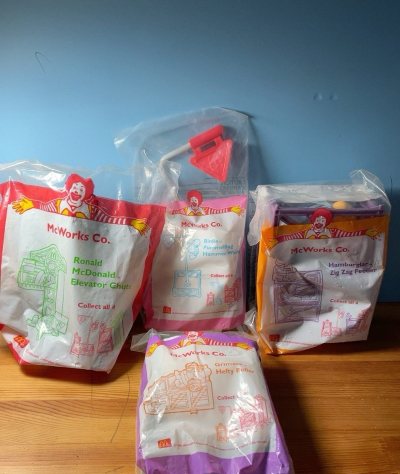 这次在挖煤姬的购物体验简直是一场完美的童年玩具寻宝之旅！从下单到收货，整个过程都非常顺畅。包装一如既往地用心，厚实的泡泡纸将每件充满回忆的小玩具都保护得完好无损，拆箱时仿佛回到了小时候收到礼物的惊喜时刻。物流速度快得惊人，客服沟通也极其耐心专业。挖煤姬让我轻松找回了...