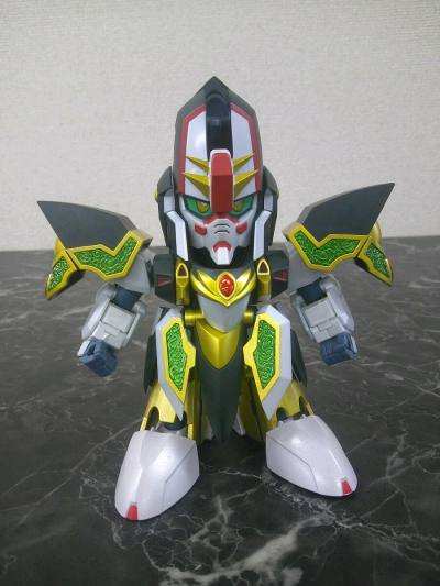 在日拍拿下的sdx，最近收到货，关节没啥问题，造型还是挺帅的。
�箱子是挖煤姬的纸箱加内部泡膜，东西安全到达。
�