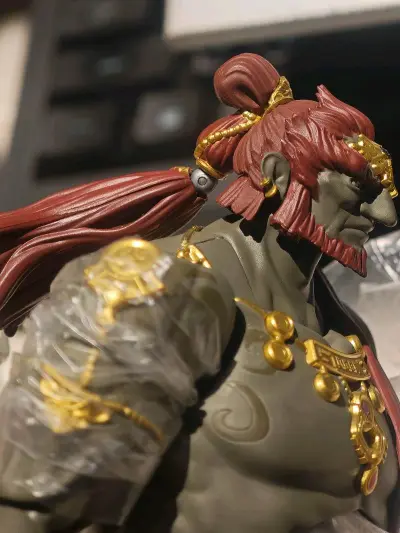 肥姑妈盖农，最近收到货，关节没啥问题，漆面还行，挺大个的。
�箱子是挖煤姬的纸箱加内部泡膜，东西安全到达。