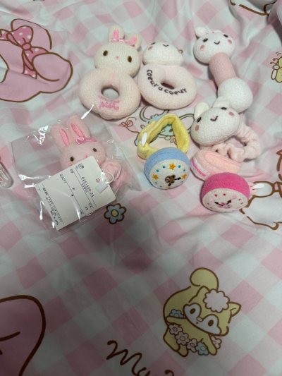 买的是mezzo piano的小配饰 很可爱！毛巾面料软软糯糯代购速度快 包装也很细致 我没有选泡沫加固但是还是给我封了两层泡沫纸！发货审核也很快！真的很方便呀！客服服务态度也很好的！