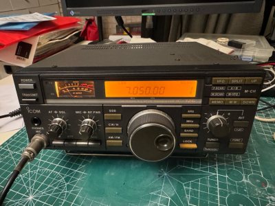 东西很好，品相很新，外观没有磕碰和污损。非常喜欢。包装也非常的贴心，物流速度也比较快。价格更是嘎嘎的合适。