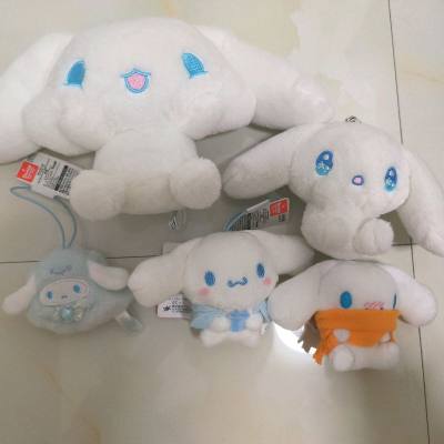 终于收到从挖煤姬海淘来的玉桂狗家族了！必须来好好夸一夸～
打开包裹时真的被仔细的包装感动到，每个宝贝都被软纸包得好好的，漂洋过海也毫发无伤。五只玉桂狗排排坐好，圆润的蓝色耳朵、软糯的白色身体，还有那标志性的慵懒表情，和官网图片一模一样，完全没有色差。绒毛细腻绵密，抱...