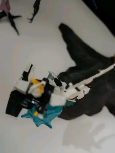 这次购买的是绝版了很久的gundam collection瓦索隆，没有注意到有个小缺件，不过这个价格能买到已经很好了