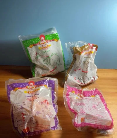 在挖煤姬总能遇见童话里的惊喜，无论是梦幻的美人鱼周边、可爱的史努比花车，还是每一款未知的盲盒玩具，都包装完好、品相崭新，物流还特别快！像打开了快乐百宝箱，每次都是心满意足的收藏体验！