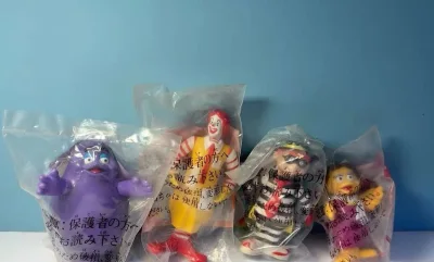 在挖煤姬的每一次下单，都像为大明星的梦幻度假添置新玩具！无论是经典复古款还是精致度假主题玩具，都能在这里淘到品相完美、包装用心的好物。物流飞快，服务贴心，让收藏与把玩都充满惊喜与乐趣！