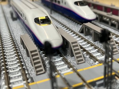 这次在雅虎拍卖上买到了国内crh2a的原型车，jr东的e2系 1000番台，卖家虽然没有包装，但车子的成色完全可以接受，目前货号的存量极少，非常满意多这次购物