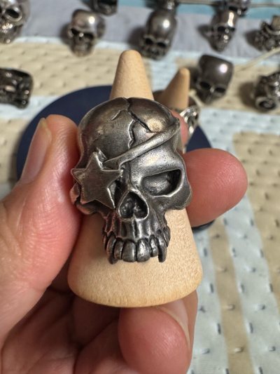 真的很喜欢，价格满意?，完全超出期望值，样式特殊的，发货速度非常快，包装非常仔细、严实，物流公司服务态度很好，运送速度很快，很满意的一次购物！期待大鹅?优惠券?