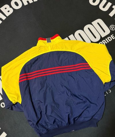  这是挖煤姬海淘好价好物分享，挖煤姬是一款专业的日本代购转运平台。购物流程清晰明了，搜索功能非常强大，非常适合海淘小白。本次通过挖煤姬在煤炉上购买了一件90年代阿迪达斯古着外套，成色很好，价格实惠，性价比满满，非常适合通勤和春夏搭配。本次还用了积分抵扣运费，基本可以...