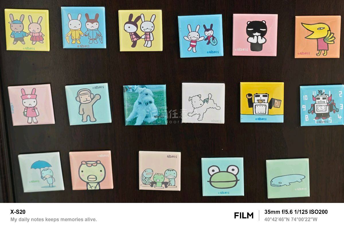 不知道怎么就被阿朗基的小物种草了
尤其是冰箱贴  真的太喜欢了
只恨自己入坑太晚
好多东西都没赶上趟
阿朗基的笔也很好看  我爱圆圆的冰箱贴 简直美极了！