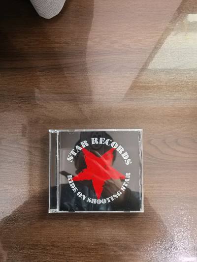 这次买的还是游戏的ost，十张左右，保存的否比较不错，其中还有两张是较为罕见的，都以十分不错的价格拿下，这次物流速度依旧不错。