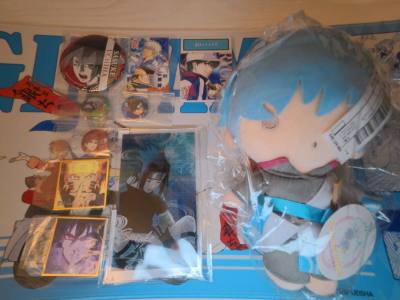 终于终于收到了自己的梦情娃娃！小银的三丽鸥实在是太可爱了，而且竟然是全新！！打包也超级好的，万万没有想到每一个加固竟然是每一个都包上很厚很厚的泡沫纸，整个箱子内部保护的特别好，非常满意！