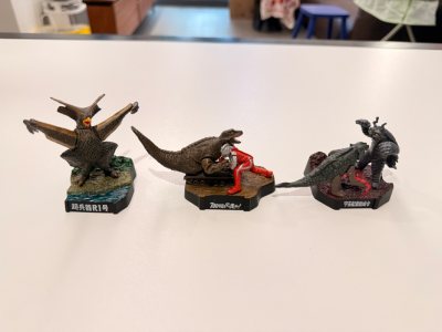 第一百二十三单，购入了还是奥特怪兽名鉴。虽然不是稀有款，但也补充了不少收藏。价格还算可以接受。希望早日可以收齐。