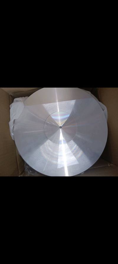 大铝坨空运运费太贵，不知我当时怎么想的，也只凑了几个小垃圾平摊邮费，好在确实貌美，用来搭配唱片机很漂亮，不过就是比较容易氧化