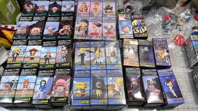 淘了一些wcf海贼王手办，山治一生真的比较稀有，经典造型，海上餐厅的船，还有扉页的wcf场景也非常不错