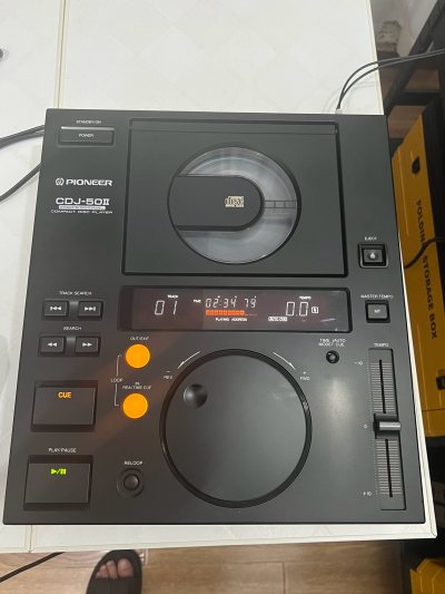 1996年DJ所用设备先锋CDJ -500