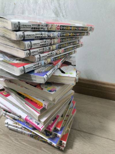 这是我第一次海淘 之前完全没想过跨国际交易 总结来说还是很顺利很不错的 等了一个多月盼回来了！买了自己喜欢的漫画书 四密是我想买漫画书的开始 因为很喜欢这本漫画 在国内比较冷门 然后就升起了海淘的念头 体验感很好 挖煤姬的券每周更新 年后再来～