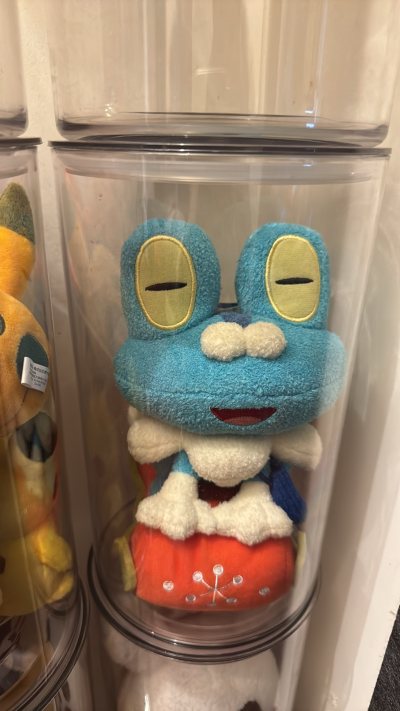 拍卖回来的一组 虽然运费有点贵 但是吊牌都好好的没有折 睡着的蛇蛇和雪橇蛙真的蹲了太久了 终于get~三Q～挖煤姬～