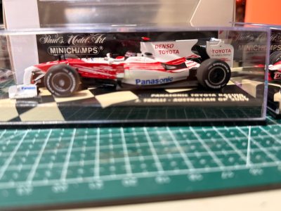 又一次到货了。 总体上很满意。 一如既往的包装好。 速度快。 有台车轮子掉了。 不过也不是太大问题吧。 自己粘一下好了。 这种长距离运输也不好避免这样的问题。 



