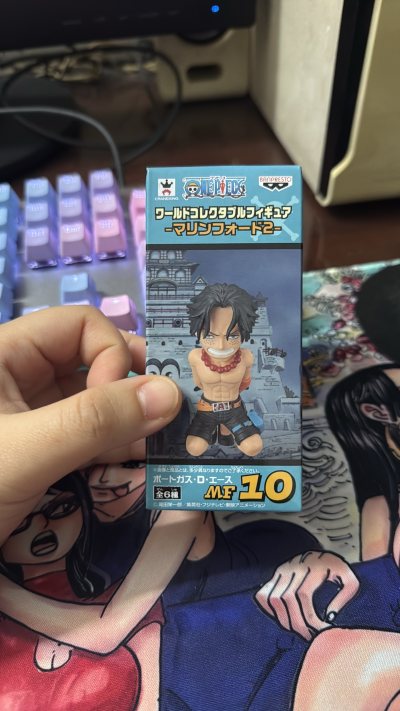 这回买到了马林佛多顶上战争第二弹，价格可是相当可以。这套三大将经典对战，搭配金佛战国，彰显海军实力呀，还有大孝子蜘蛛，很棒一套